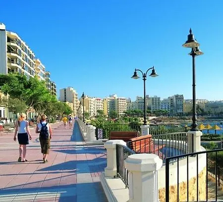 شقة Contemporary 1br Apartment, Location *