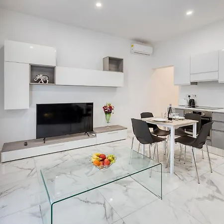Contemporary 1br Apartment, Central Location * Sliema